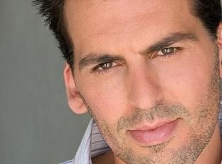 Oded Fehr zagra w odcinku pilotowym dramatu ABC od Richarda LaGravenese'a.