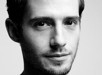 Julian Morris wystąpi w odcinku pilotowym Hand Of God