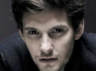 Ben Barnes zagra główną rolę w odcinku pilotowym Exposed