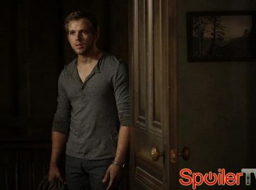 Dylan spotyka brata Normy, Caleba, po raz pierwszy w Bates Motel