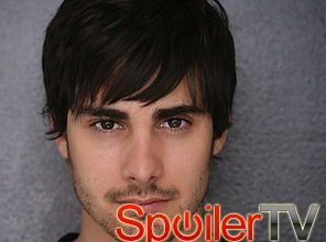 Tommy Savas zagra w odcinku pilotowym State of Affairs