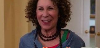 Rhea Perlman zaskakuje jako 