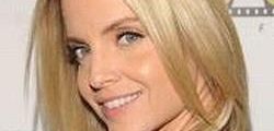 Mena Suvari zagra w odcinku pilotowym 
