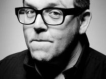 Nick Frost zagra w odcinku pilotowym Sober Companion