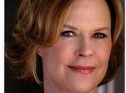 JoBeth Williams zagra w odcinku pilotowym Your Family Or Mine