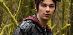 Devon Bostick z 