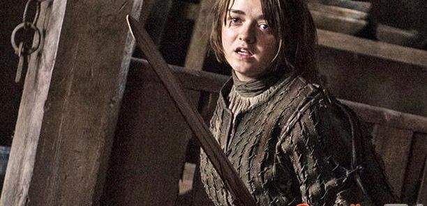 Showrunnerzy i Maisie Williams o mrocznym zwrocie Aryi w premierze 4 sezonu 