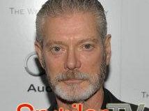 Stephen Lang będzie powracał w Salem
