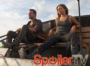 Tracy Spiridakos z Revolution o dziwności Charlie i Monroe, przyszłości z Connorem