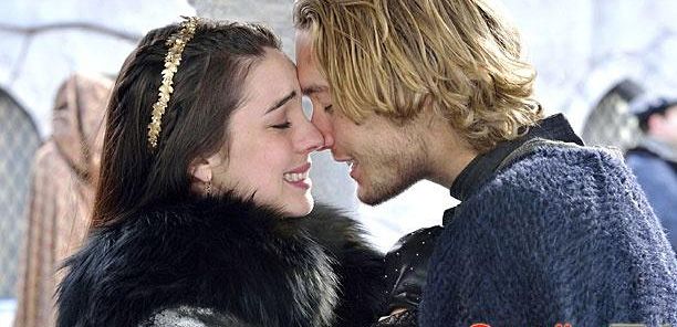Toby Regbo z 