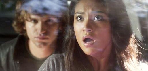 Shay Mitchell z „Słodkich kłamstewek” podpisuje umowę producencką z Warner Bros. TV i dołącza do serialu „You”