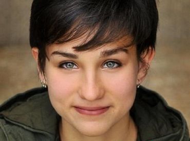 Bex Taylor-Klaus gościnnie w dramacie TNT Bibliotekarz