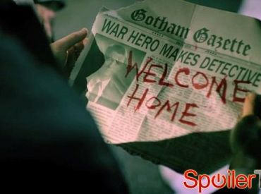 Nowy zwiastun Gotham daje Gordonowi złowieszcze powitanie w domu