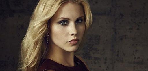 Claire Holt z 