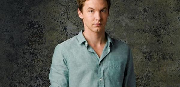 Erik Stocklin będzie powracał w dramacie 