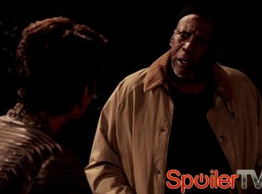 Molly radzi sobie z problemami z tatą - i zaginięciem [spoiler] w Extant
