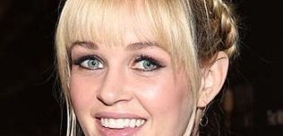 Ambyr Childers i Beau Mirchoff będą powracać w 