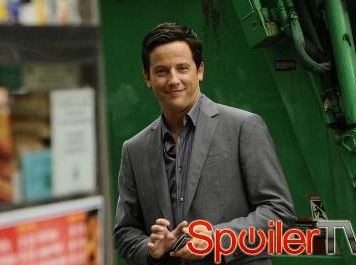 Ross McCall powróci w finałowym sezonie Białego kołnierzyka