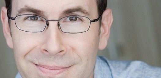 Brian Huskey będzie powracał w 