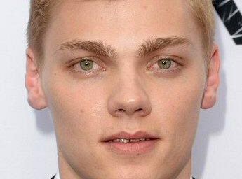 Levi Meaden dołączył do Olympus