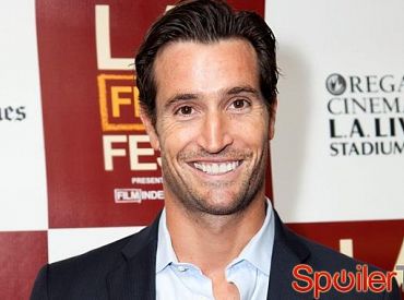 Matthew Del Negro będzie powracał w 4 sezonie Skandalu