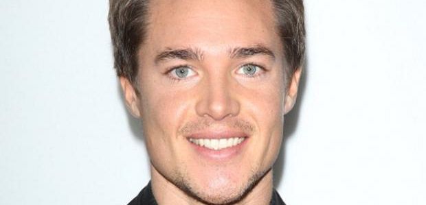 Alexander Dreymon dołączył do 