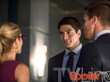 Pierwsze spojrzenie na „Arrow”: Poznajcie Raya Palmera (i nowy dynamiczny duet w drużynie?)