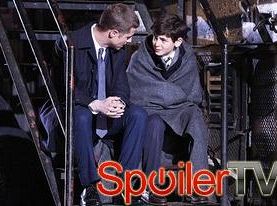 Zobacz kultowy moment jak Gordon spotyka Bruce'a i Alfreda w premierze Gotham