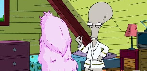 Zobacz jak Roger stara się rzucić kosmitkę Kim Kardashian w 