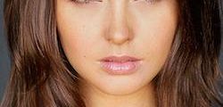 Camilla Luddington z 