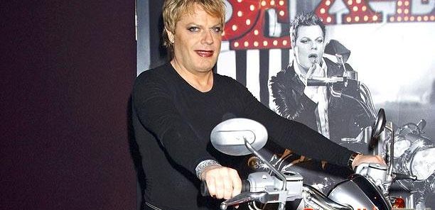 Eddie Izzard rozwija kryminalną komedię 
