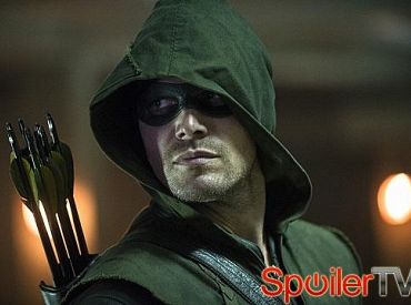Premiera 3 sezonu „Arrow”: „Emocjonalny” pocałunek, dwa wielkie wejścia, Amell kontra Amell i więcej