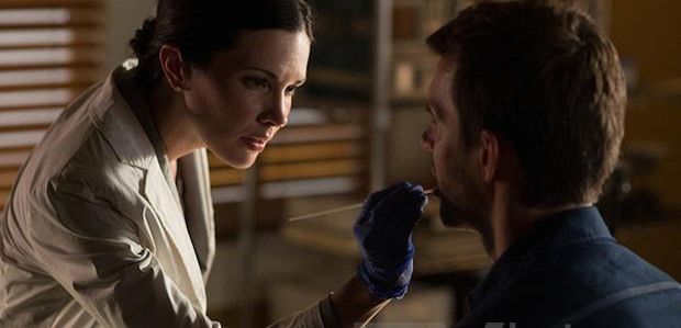 Laura Mennell z 