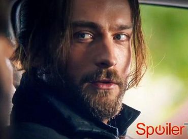Ichabod uczy się jeździć samochodem w Sleepy Hollow