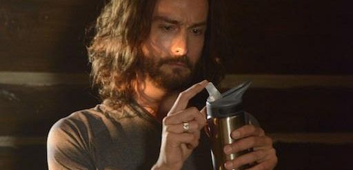Ichabod uprawia jogę w 