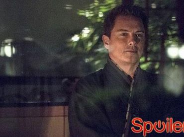 John Barrowman o 3 sezonie Arrow: „Gówno uderzy w wiatrak”