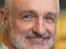 Michael Gross będzie powracał w Grace And Frankie