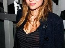 Lizzie Brochere dołączyła do 2 sezonu thrilera Wirus