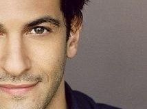 Simon Kassianides zagra w odcinku pilotowym TNT Lumen