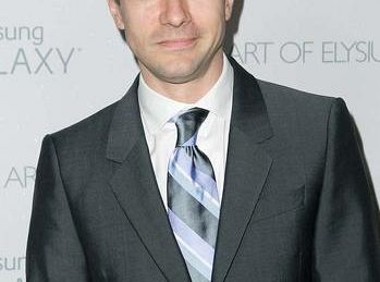 Topher Grace z Różowych lat siedemdziesiątych i aktorka Detektywa się zaręczyli