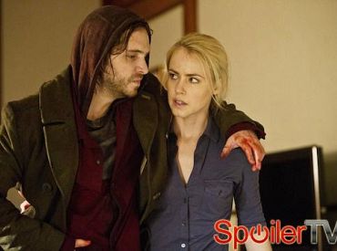 Amanda Schull z 12 małp zapowiada dystopijną sagę Syfy o podróżowaniu w czasie
