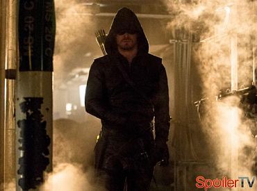 Następstwa śmierci Strzały rozpoczynają się w nowym zwiastunie 3 sezonu Arrow