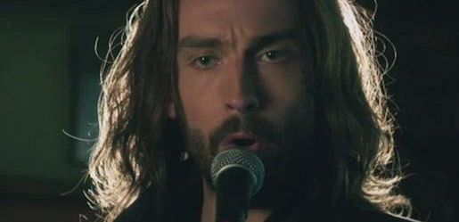 Tom Mison z 