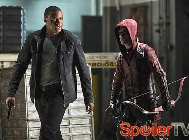 Streszczenie zimowej premiery 3 sezonu Arrow: Ktoś mnie ocalił