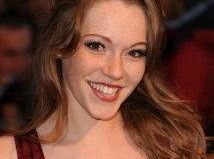 Odcinki pilotowe: Charlotte Spencer pojawi się w dramacie Broad Squad