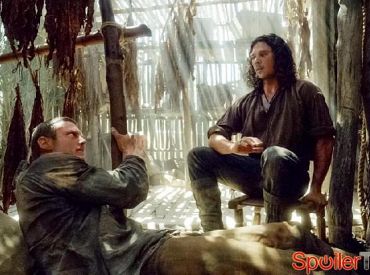Pierwsze spojrzenie na Black Sails: Czy Silver chroni Flinta przed Billym?