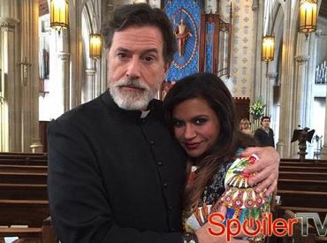 Stephen Colbert w Świecie według Mindy - pierwsze spojrzenie na jego niebiański gościnny występ