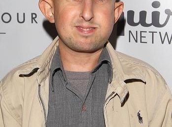 Ben Woolf z American Horror Story został uderzony przez lusterko samochodowe i jest w krytycznym stanie
