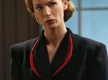 Finał Agentki Carter: Bridget Regan mówi o starciu Peggy z Dottie, ruchach Czarnej Wdowy, powiązaniach z ScarJo i innych rzeczach