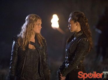 Szef The 100 o dynamice Lexy i Clarke oraz drodze do wojny w finale